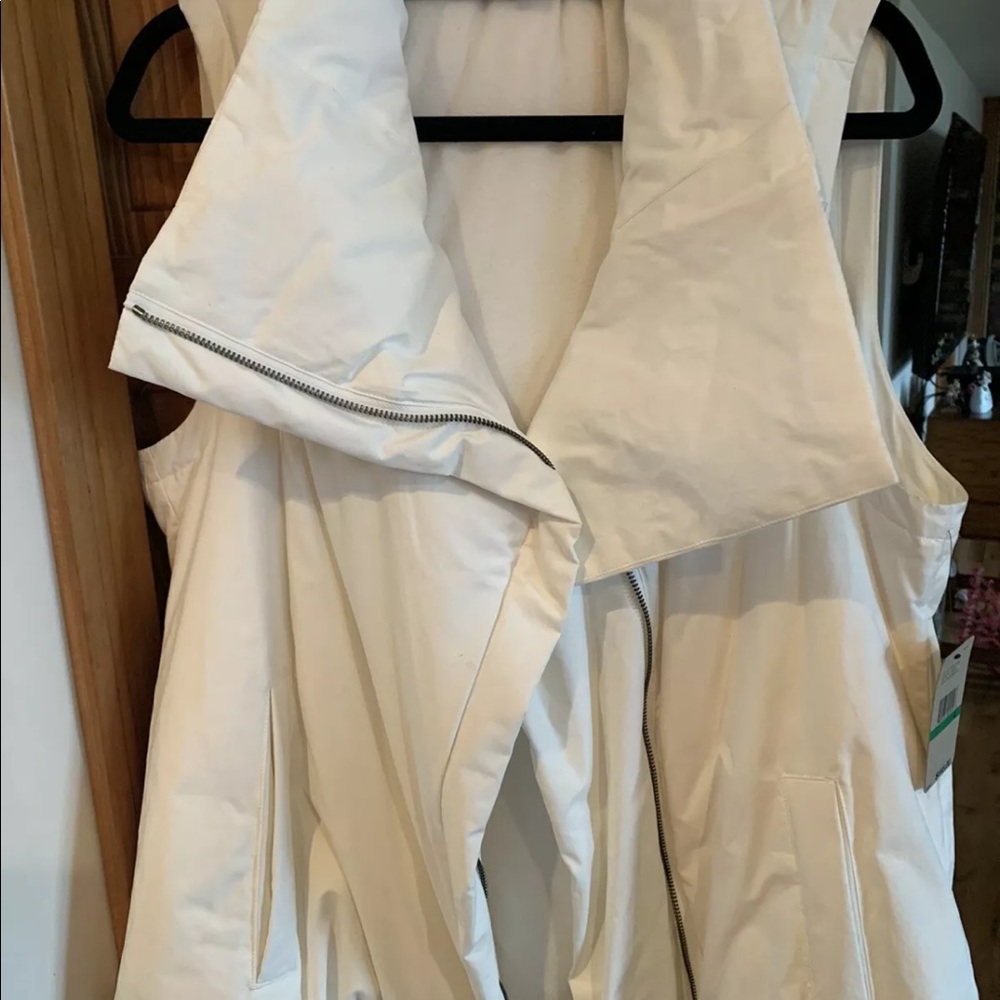DKNY Pure Women’s Winter White Down Vest MSRP $449